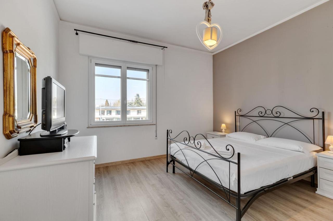 Elegant Blue Apartment Vicenza Esterno foto